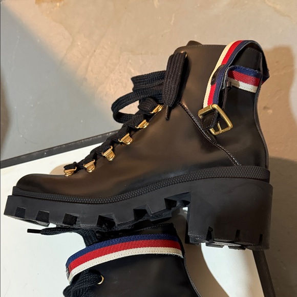 Gucci Black Boots with Red and Blue Striped Strap - Picture 11 of 13